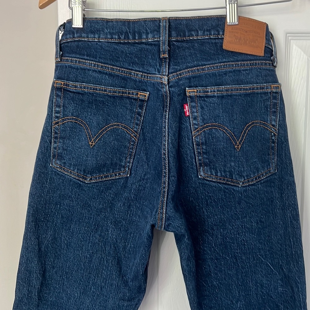 Levi’s wedgie straight tapered jean